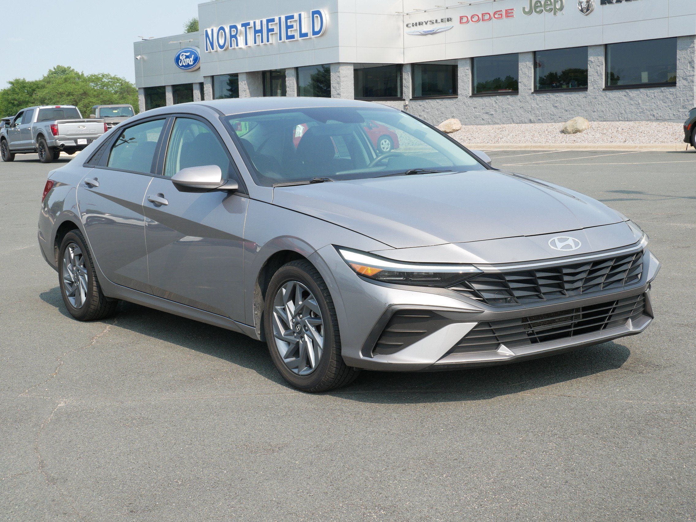 Used 2024 Hyundai Elantra SEL with VIN KMHLM4DG4RU745304 for sale in Northfield, Minnesota