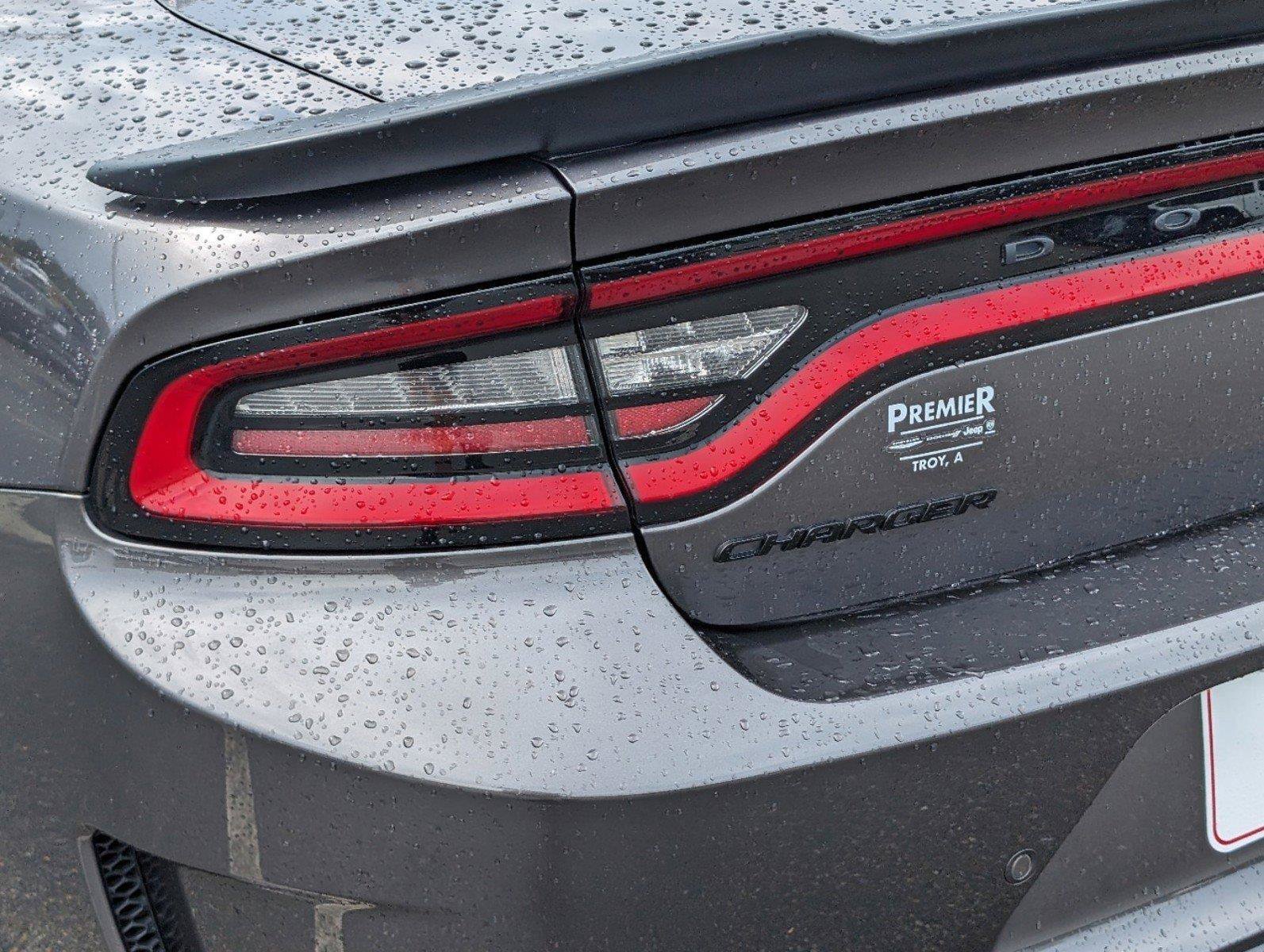 Used 2022 Granite Pearlcoat Dodge R/T image 11