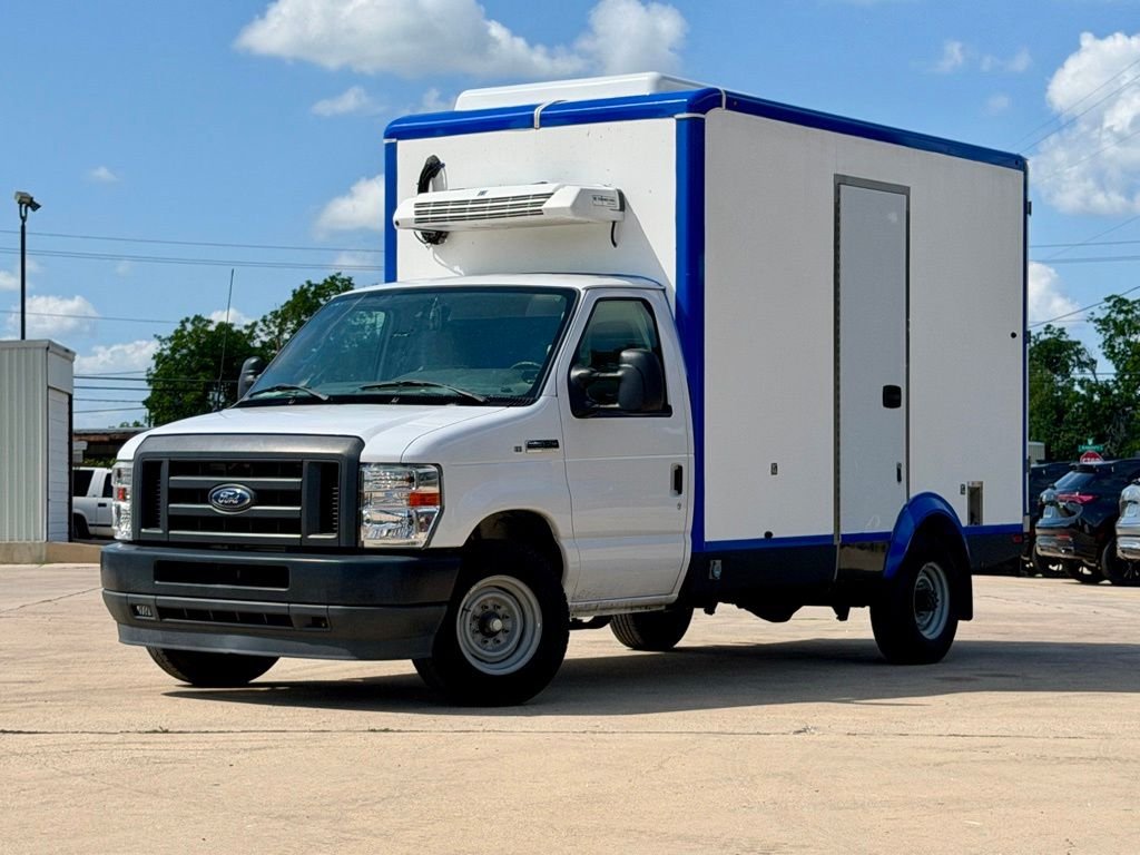 2023 Ford E-Series SRW E-350 Super Duty 138 in WB's photo