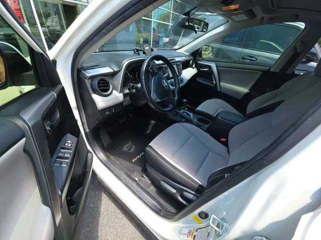Used 2016 White Toyota XLE image 7