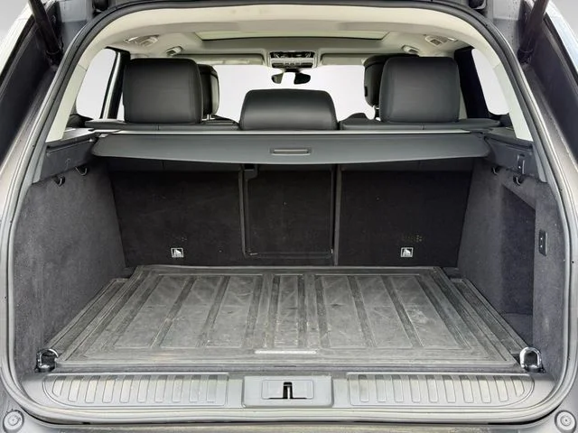 Used 2019 Silver Land Rover HSE Dynamic image 15