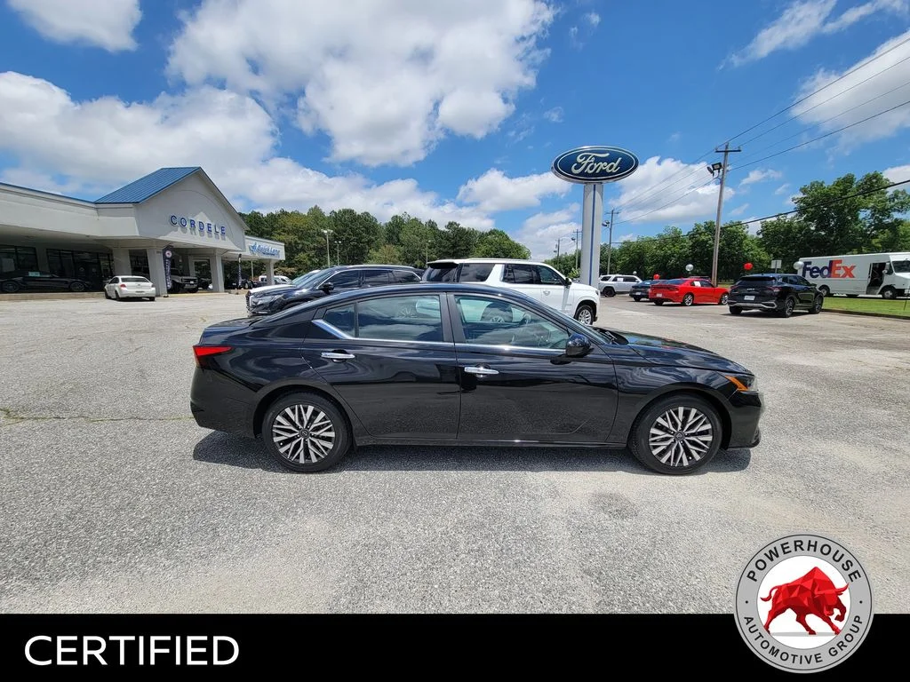 Used 2023 Black Nissan 2.5 SV image 7