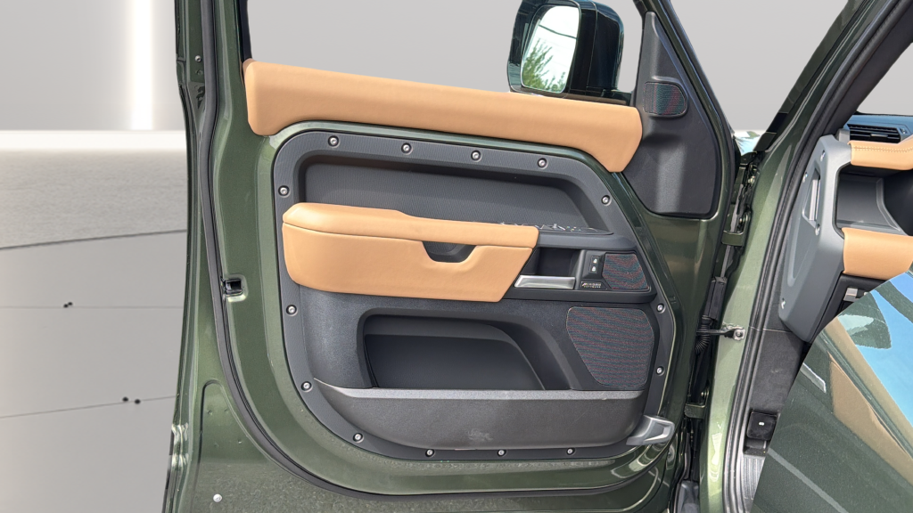 New 2026 Woolstone Green Land Rover X-Dynamic SE image 20