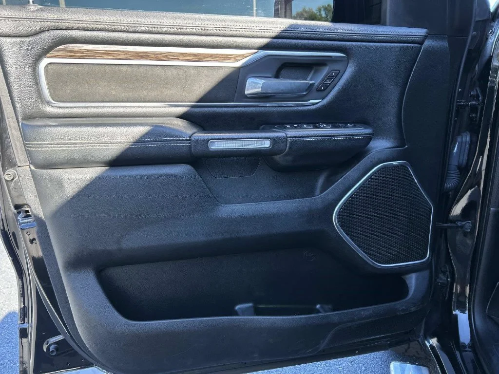 Used 2019 Black Ram Laramie image 18