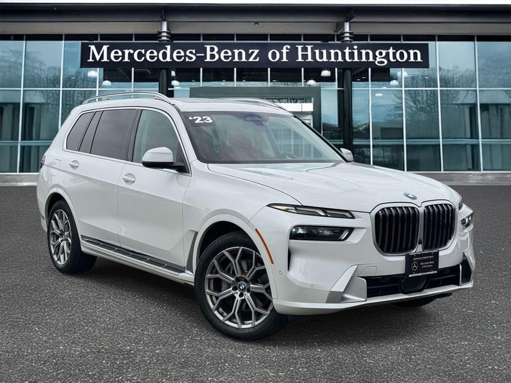 2023 BMW X7 xDrive40i's photo