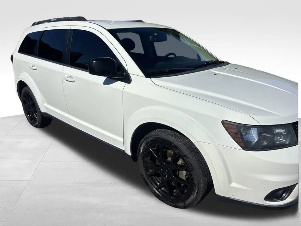 Used 2017 White Dodge SXT image 24