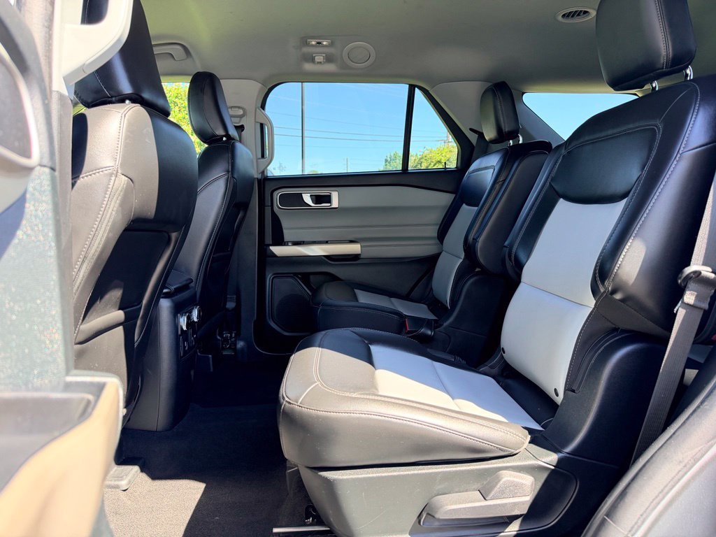 Used 2023 Silver Ford XLT image 16