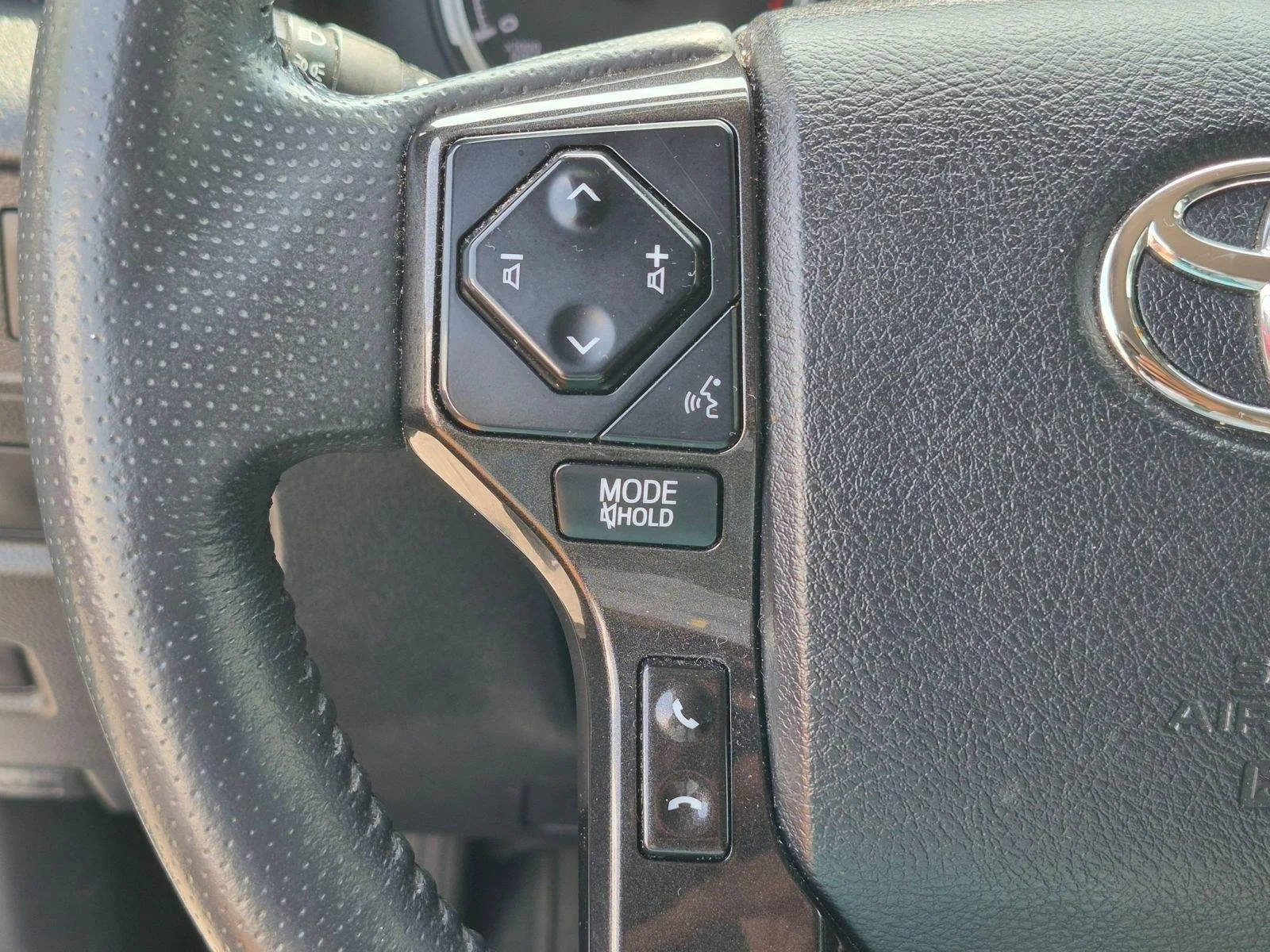 Used 2022 Classic Silver Metallic Toyota TRD Off Road Premium image 30
