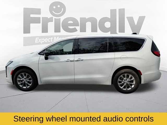 New 2027 White/off-white Chrysler Select image 8