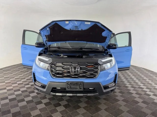 Used 2024  Honda TrailSport image 11