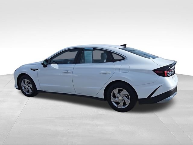 Certified Used 2025 White Hyundai SE image 6
