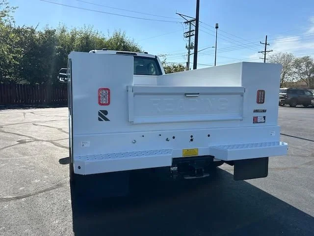 2024 Ford F-450 Super Duty Chassis Cab XL - Photo 9