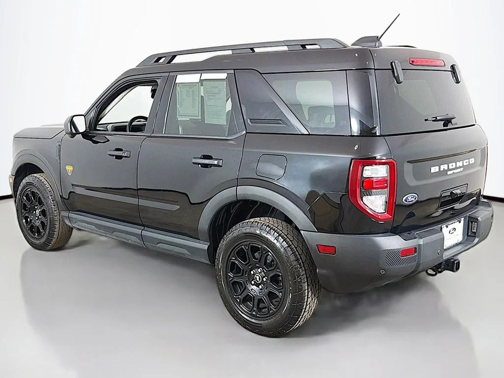 Used 2025 Shadow Black Ford Badlands image 9