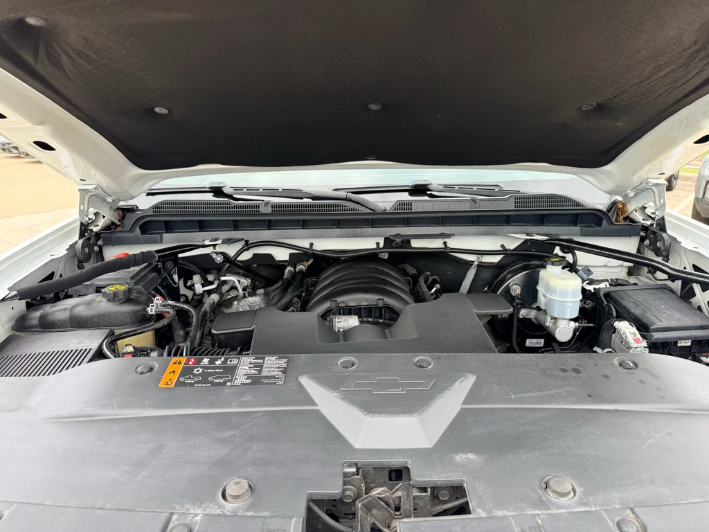 Used 2018 Summit White Chevrolet LT image 28