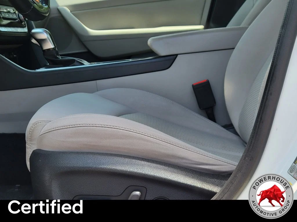 Used 2018 White Hyundai SEL image 23