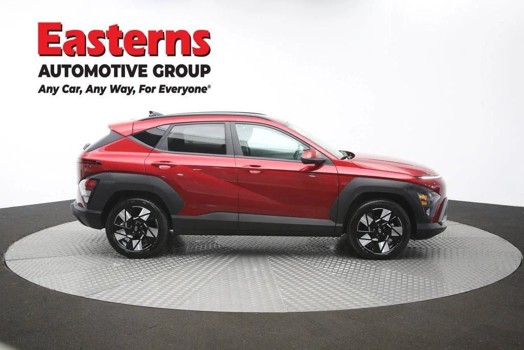 Used 2025 Red Hyundai SEL image 46