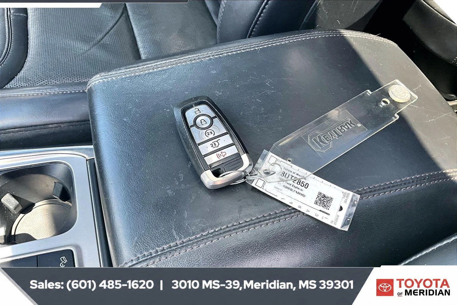 Used 2020 Iconic Silver Ford Platinum image 9