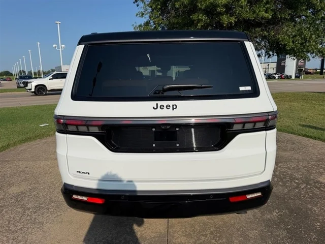 New 2026 Bright White Clearcoat Jeep Summit Reserve image 6