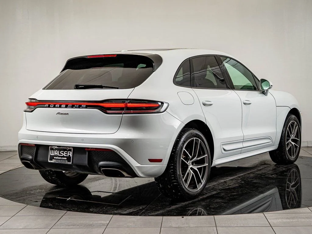Used 2025 Carrara White Metallic Porsche  image 8