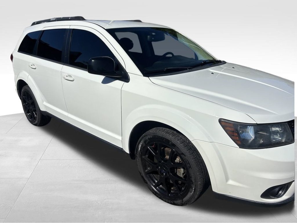Used 2017 White Dodge SXT image 24