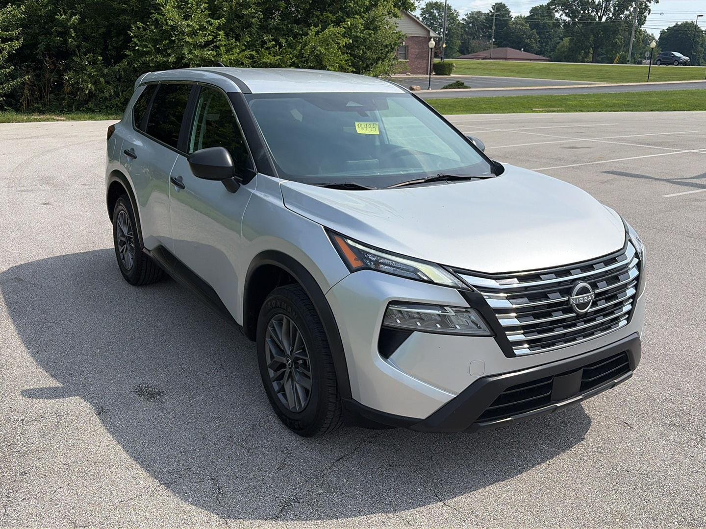 Used 2024  Nissan S image 6
