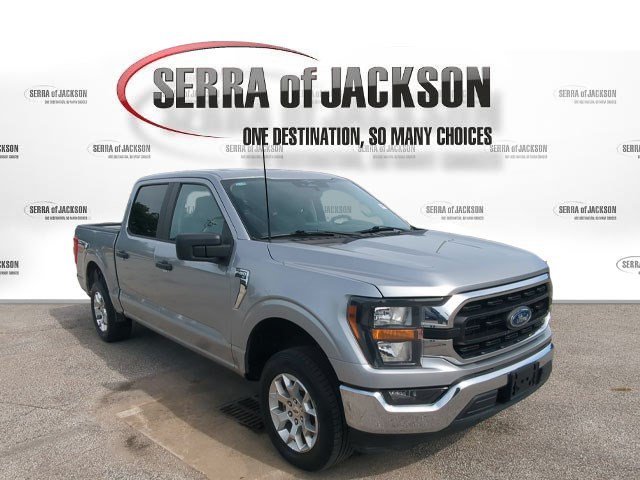 Used 2023 Iconic Silver Metallic Ford XLT image 2