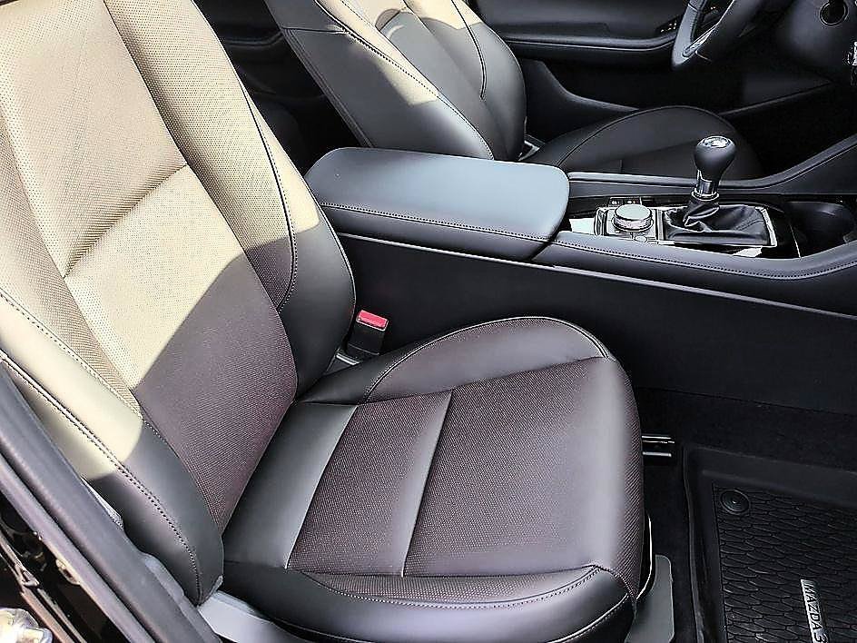 2026 Mazda Mazda3 Premium - Photo 36