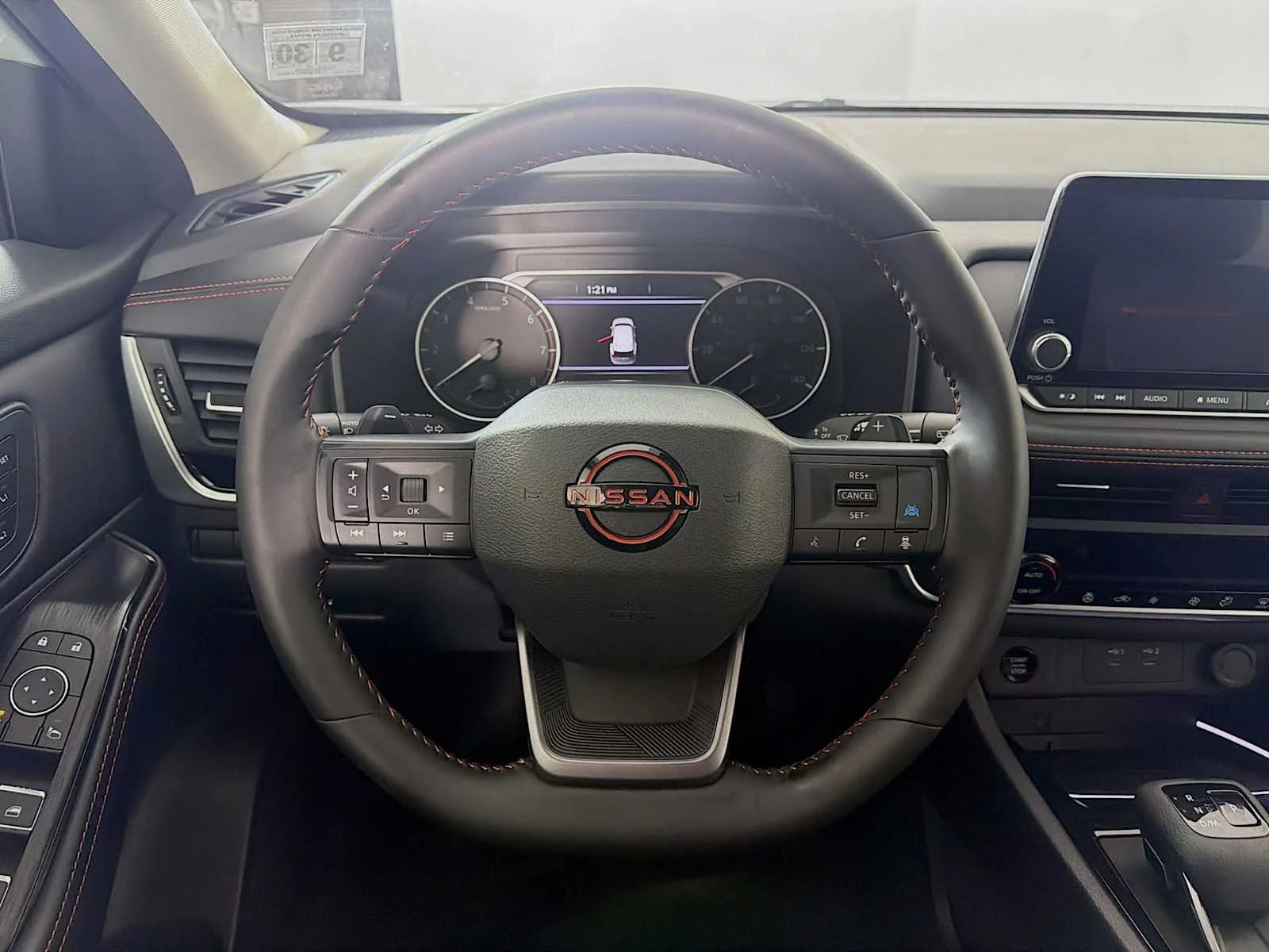 Certified Used 2025 Everest White Pearl Nissan Rock Creek image 9