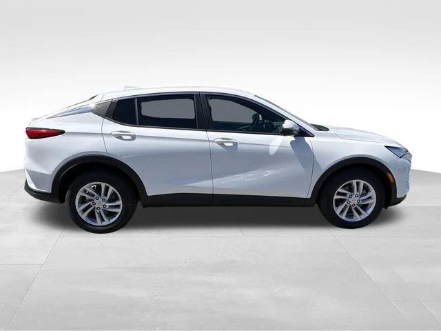 New 2026 Summit White Buick Preferred image 8