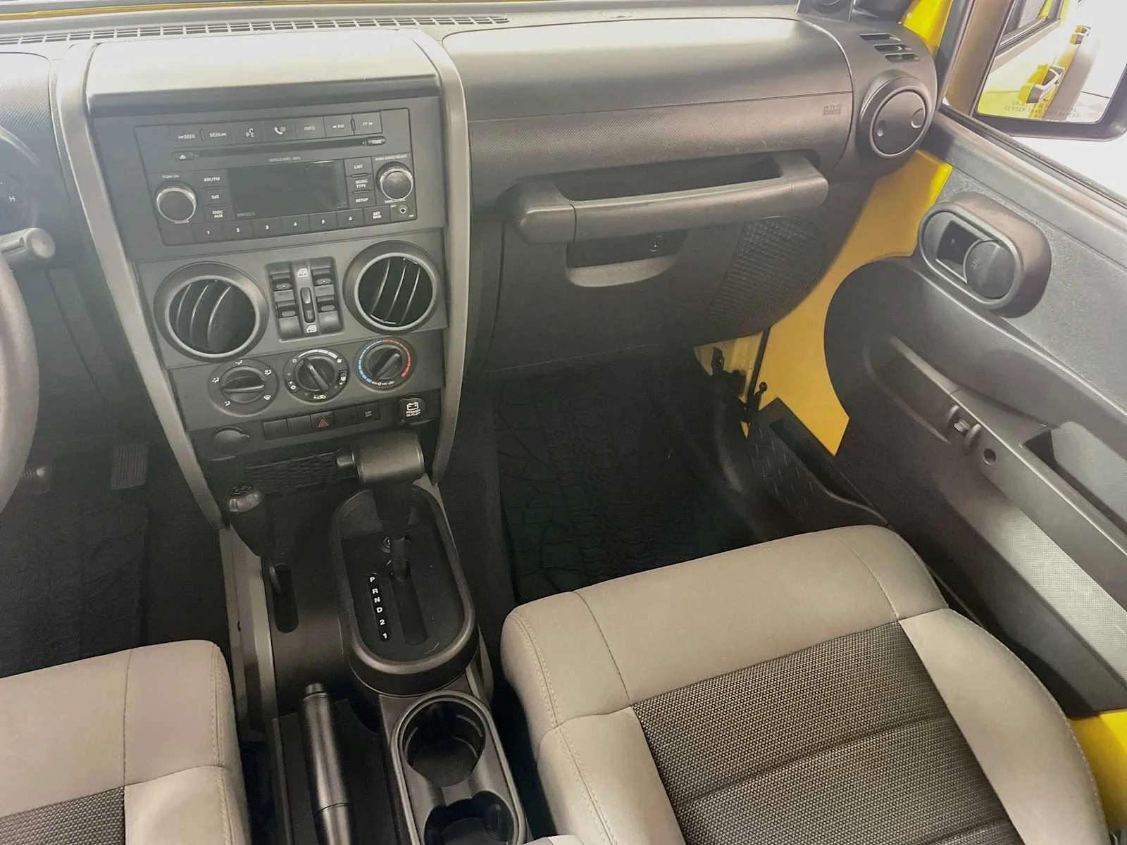 Used 2009 Detonator Yellow Jeep X image 18