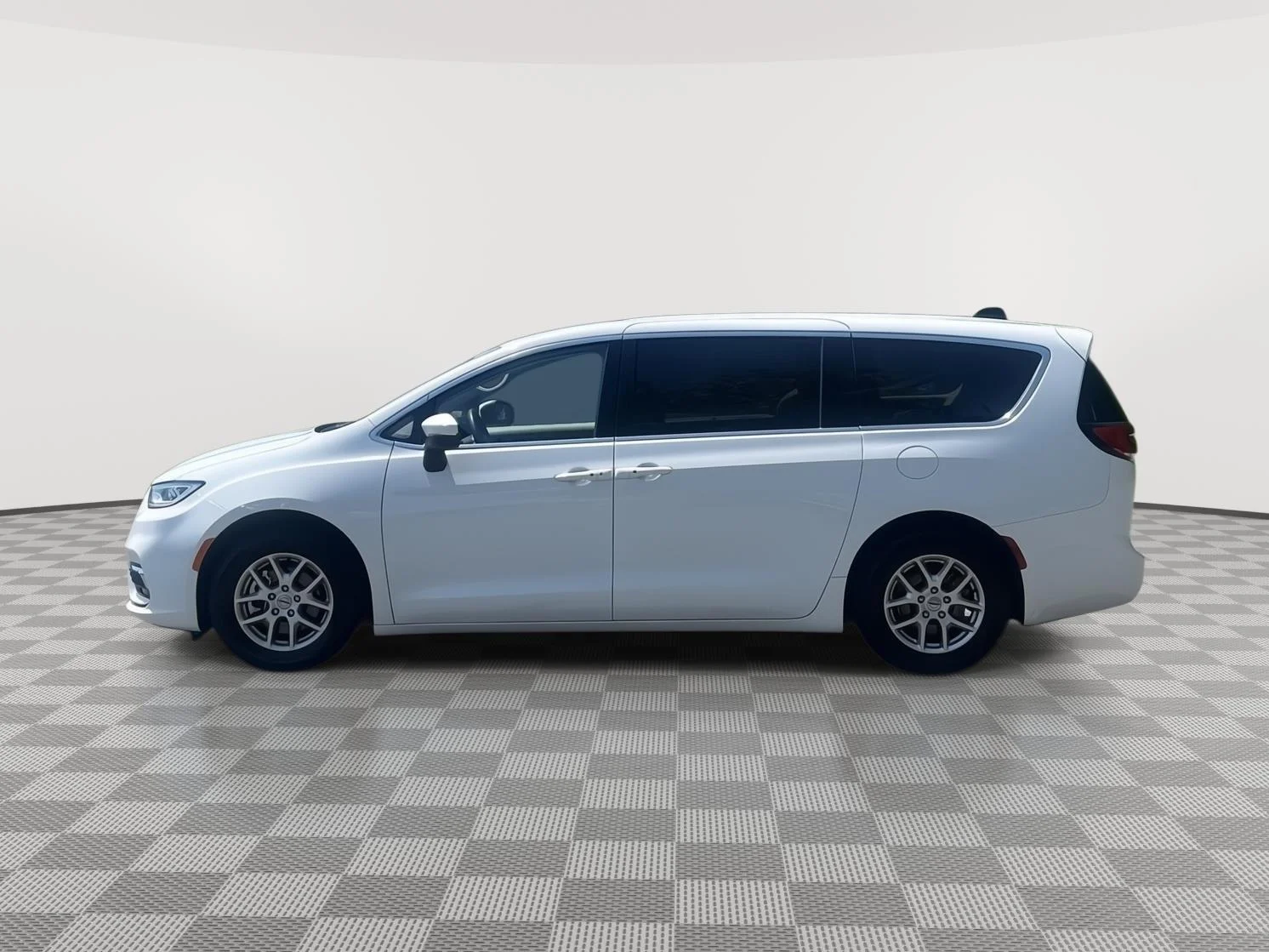 Used 2023 Bright White Clearcoat Chrysler Touring L image 8