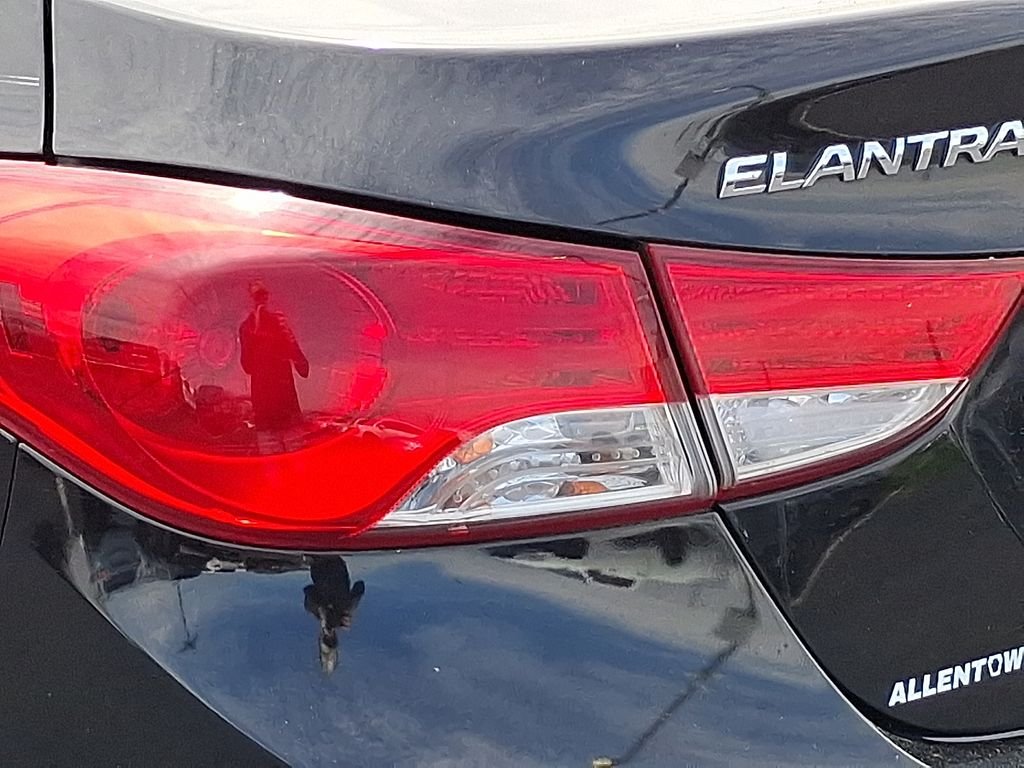 Used 2011 Black Hyundai GLS image 13