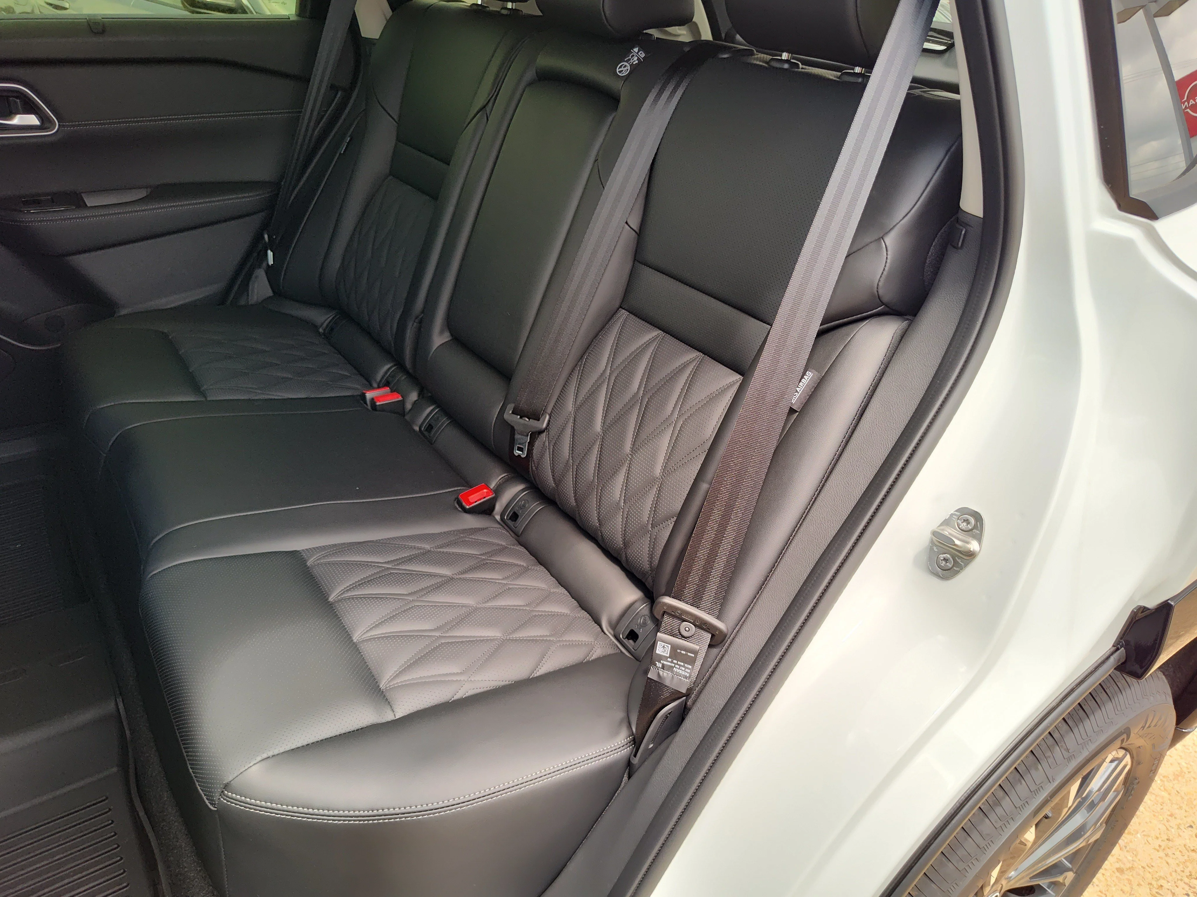 New 2026 Everest White Pearl TriCoat / Super Black Two-tone Nissan Platinum image 14