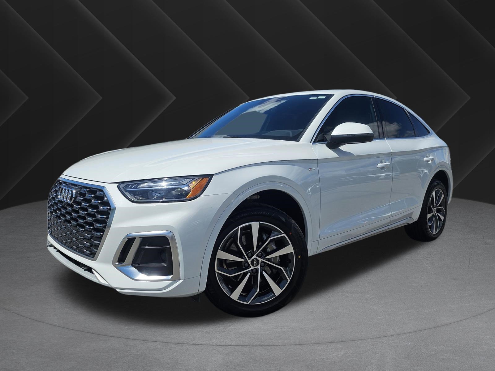 2023 Audi Q5 Sportback 45 Premium's photo