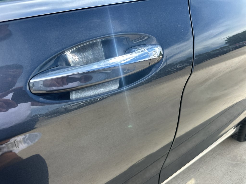 Used 2015 Steel Gray Metallic Mercedes-Benz Luxury image 11