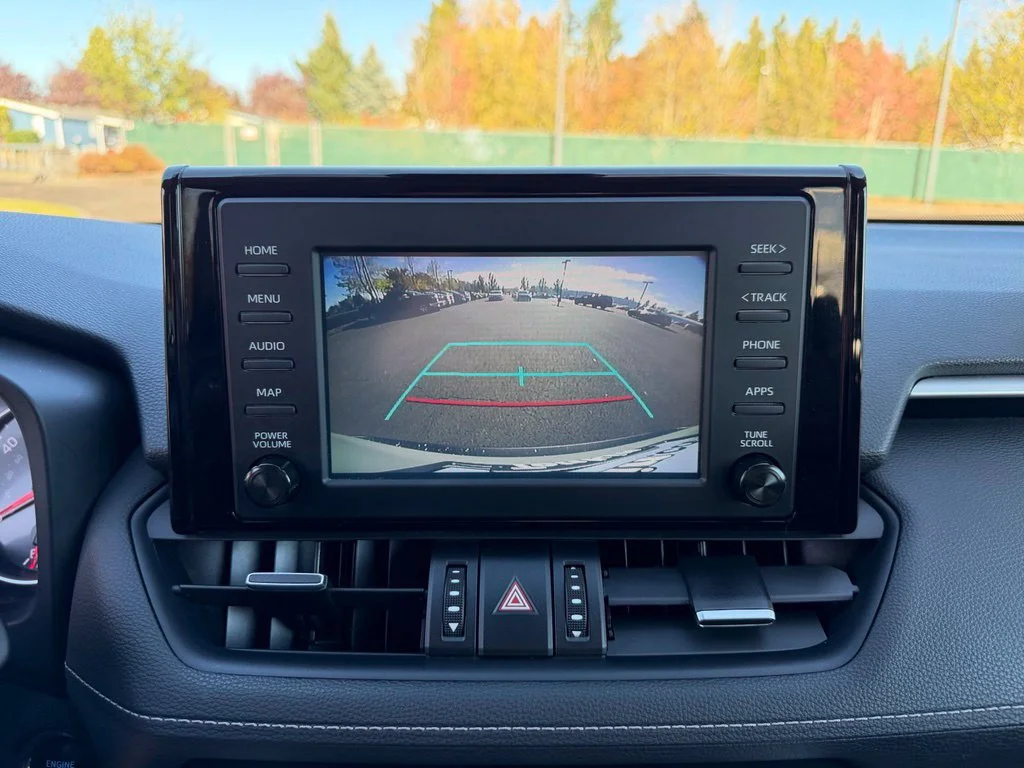 Used 2019 Lunar Toyota XLE Premium image 22