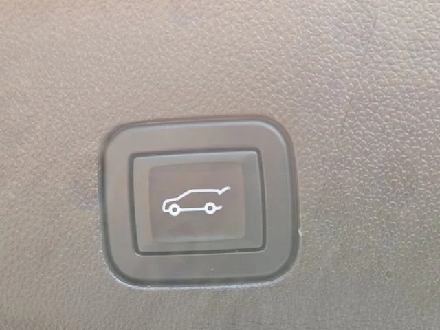 Used 2024 Summit White GMC Denali image 20