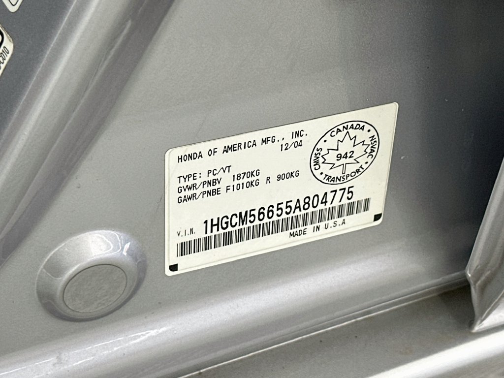 Used 2005 Silver Frost Metallic Honda EX-L image 31