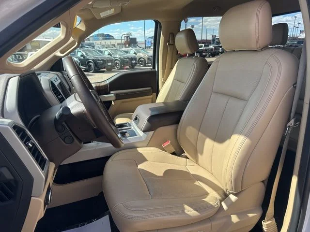 Used 2018 Oxford White Ford Lariat image 9