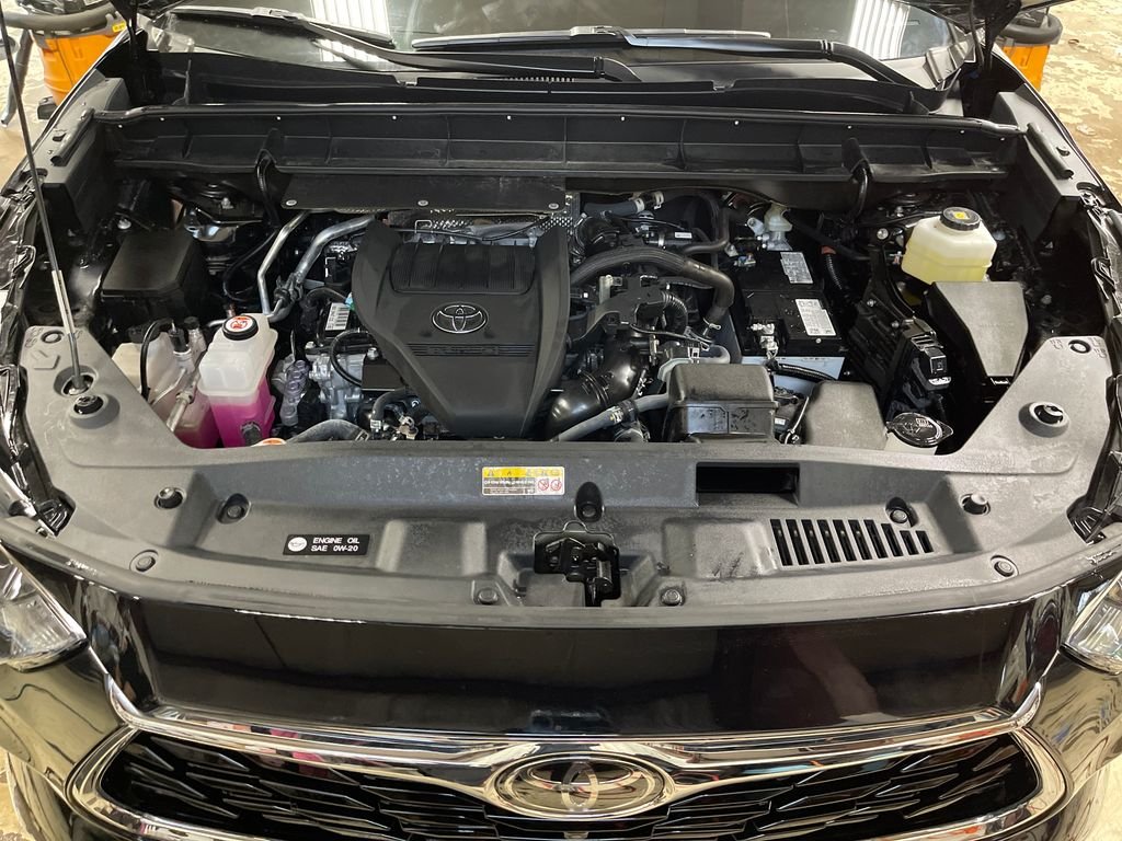 Used 2024 Black Toyota Platinum image 9