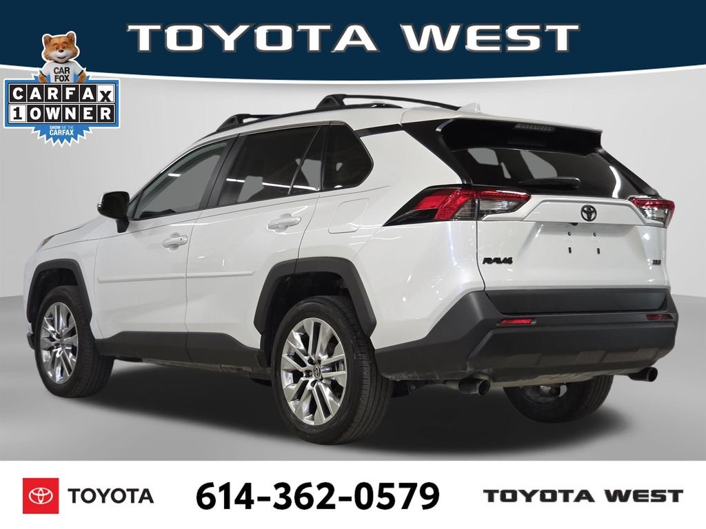 Used 2025 Beige Toyota XLE Premium image 10