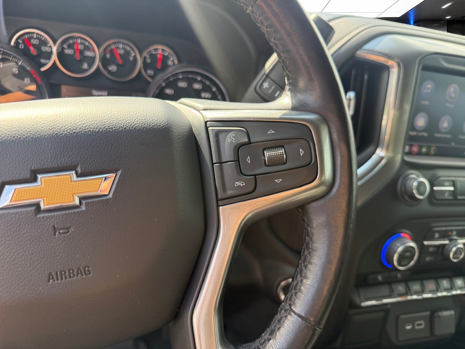 Used 2022 MOSAIC BLACK METALLIC Chevrolet LT image 25