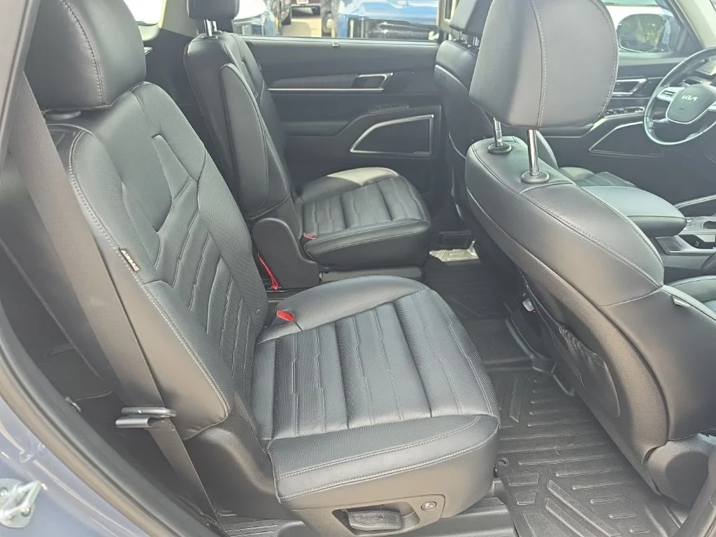 Used 2023 Silver Kia SX-Prestige image 18