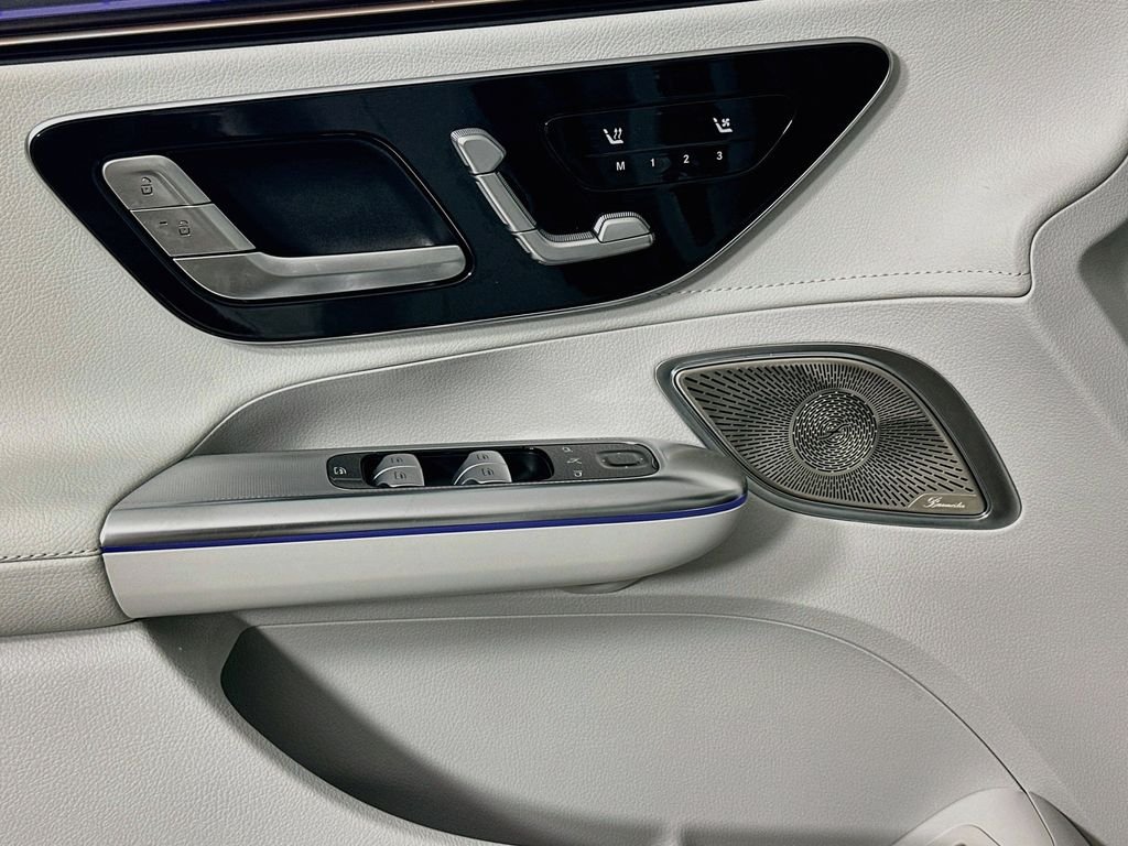Certified Used 2023 White Mercedes-Benz 500 Sedan image 18