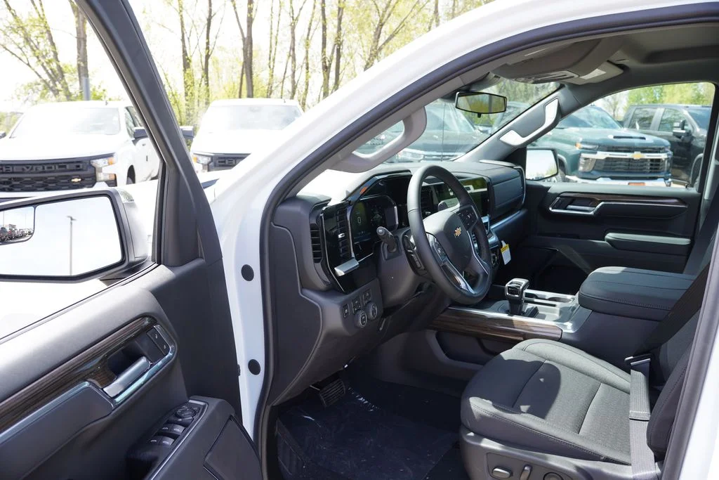 New 2026 Summit White Chevrolet LT image 10