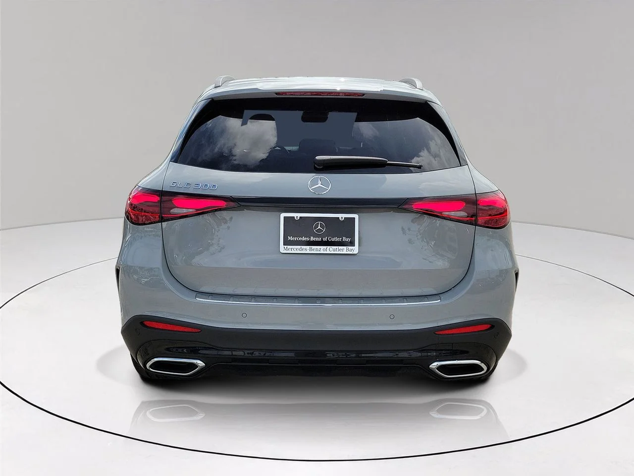 New 2027 MANUFAKTUR Alpine Grey Mercedes-Benz GLC 300 image 5