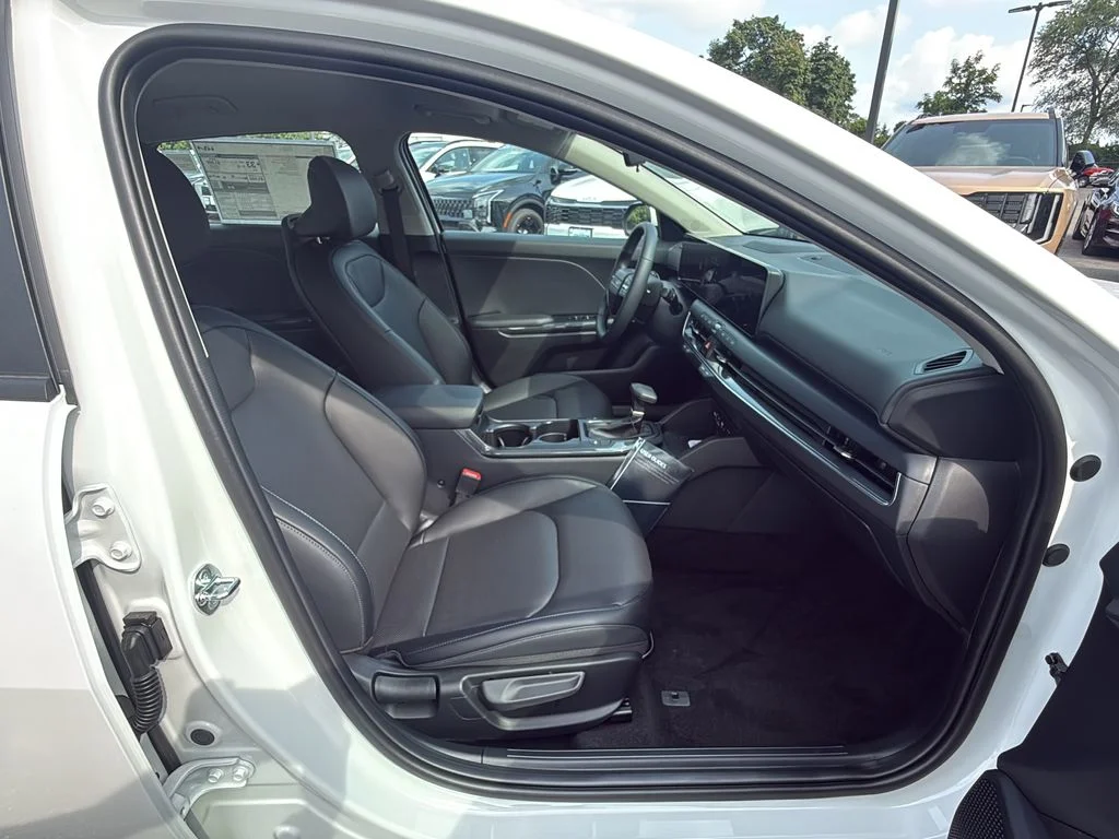 New 2026 White Kia EX image 26