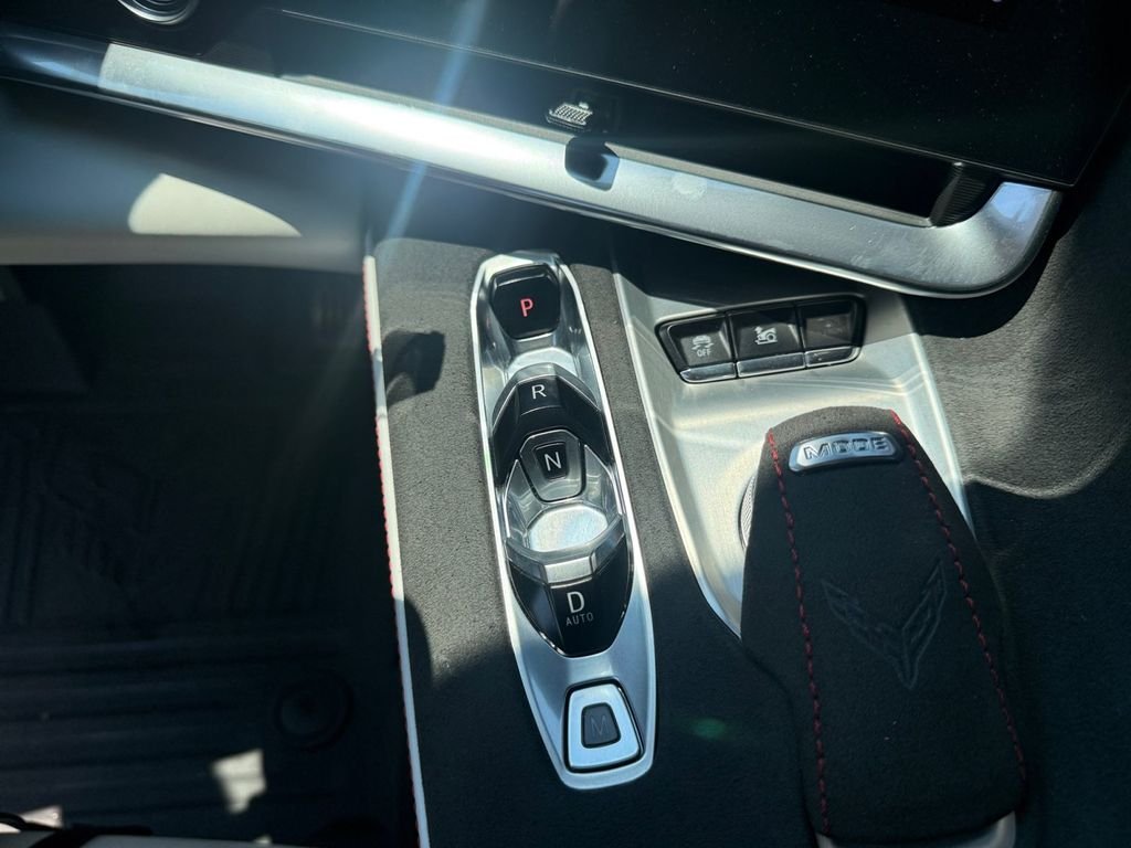 Used 2023 White Chevrolet Stingray image 34