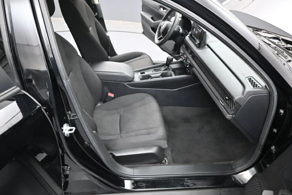 Used 2025  Honda LX image 12