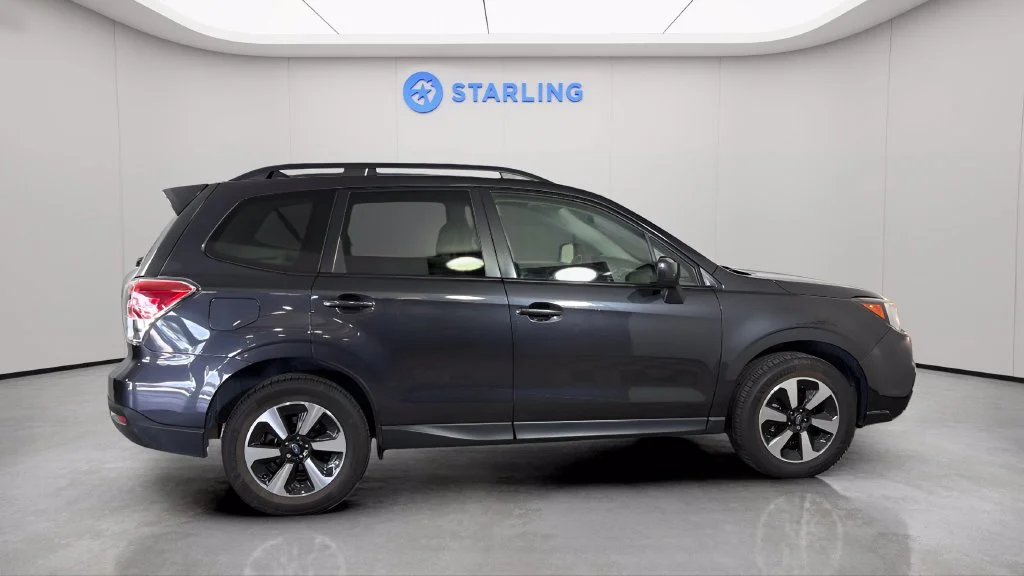 Used 2017 Gray Subaru 2.5i Premium image 12